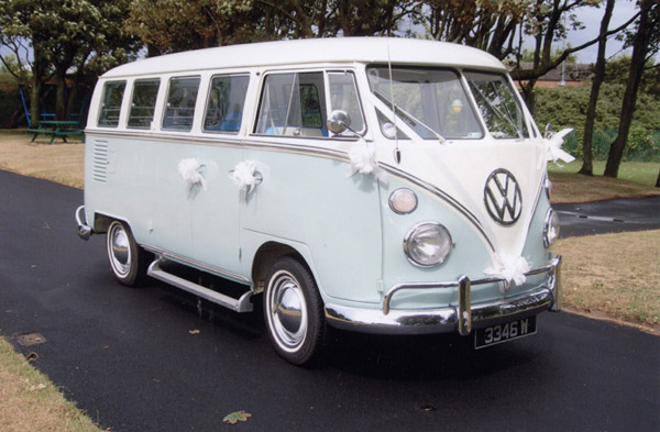 THE INTERIOR AND THE BODYCOLOUR COMPLIMENT THE VW BEETLE CABIOLET